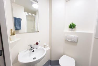1 bed studio, Potterrow, Old Town, Edinburgh, EH89BT - Image 7